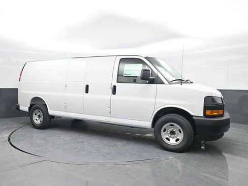 New 2026 GMC Savana 3500 Extended image 40