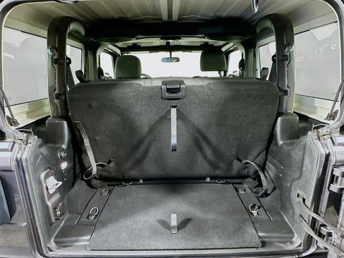 Used 2018 Jeep Wrangler Sport image 25