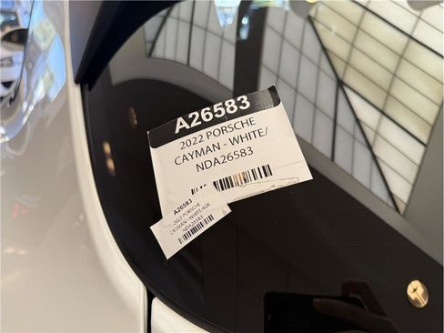 Used 2022 Porsche Cayenne E-Hybrid w/ Premium Plus Package image 50