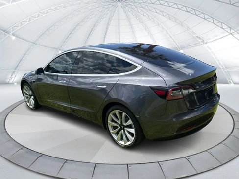 Used 2018 Tesla Model 3 Mid Range image 7