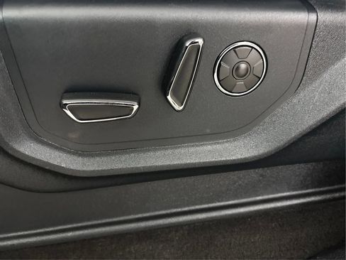 Used 2020 Ford F150 Platinum w/ Equipment Group 701A Luxury image 25