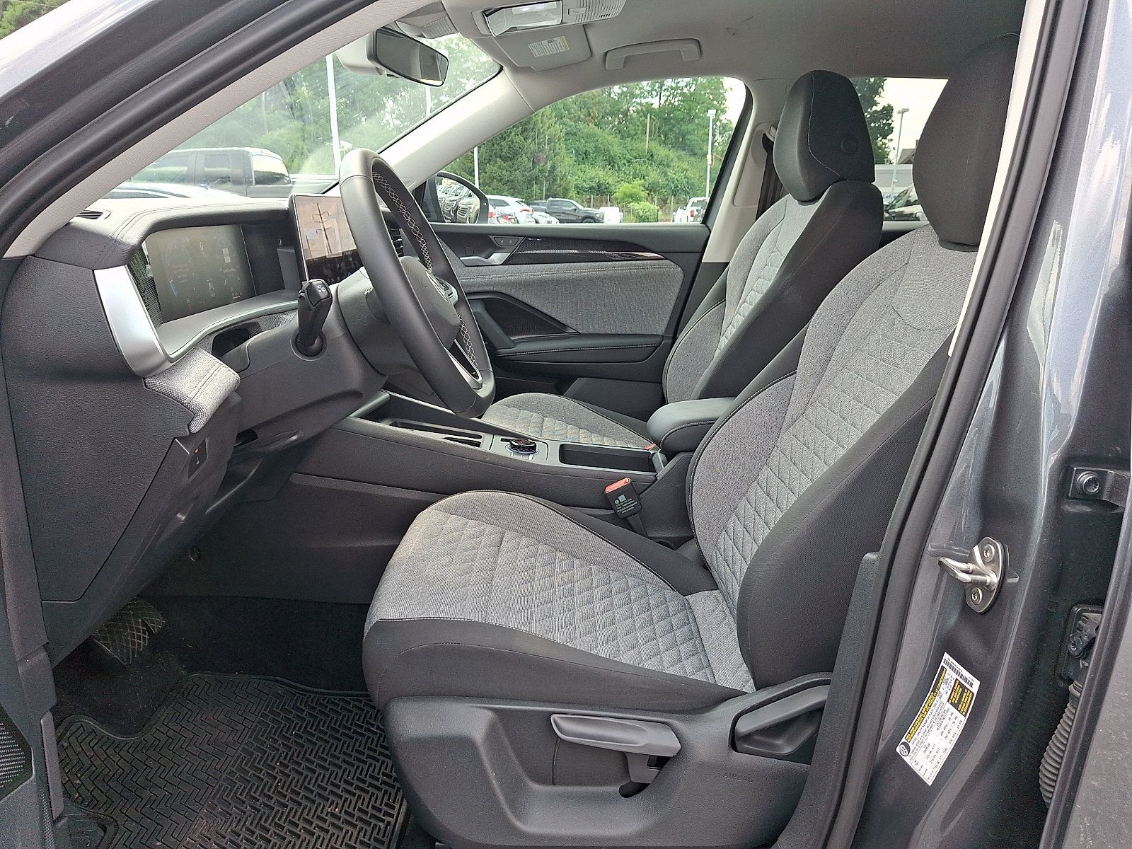 Used 2025 Volkswagen Tiguan S AWD/4WD image 15