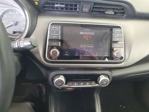 Used 2018 Nissan Kicks SV FWD image 12