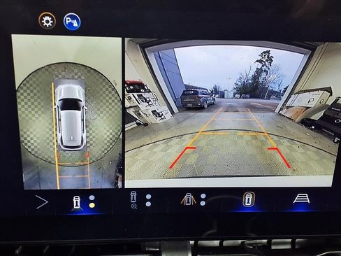 New 2026 Chevrolet Equinox LT w/ Convenience Package II image 14