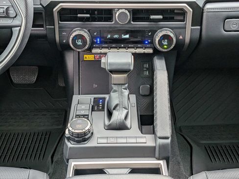 Used 2026 Toyota 4Runner Limited AWD/4WD image 21