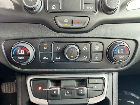 Used 2024 GMC Terrain SLT w/ LPO, Floor Liner Package image 15