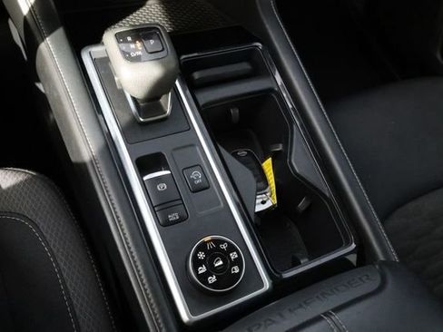 Used 2023 Nissan Pathfinder SV image 20