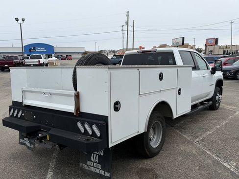Used 2024 Chevrolet Silverado 3500 LT w/ Convenience Package AWD/4WD image 5