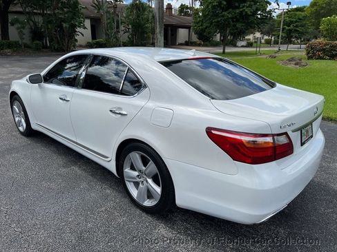Used 2010 Lexus LS 460 RWD image 3