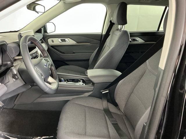 Used 2026 Ford Explorer Active AWD/4WD image 14