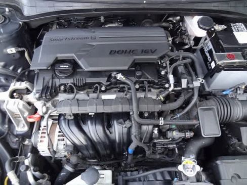 Used 2023 Hyundai Elantra SEL image 32