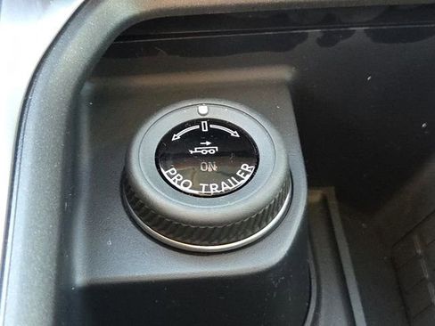 New 2025 Ford Expedition Active RWD image 24