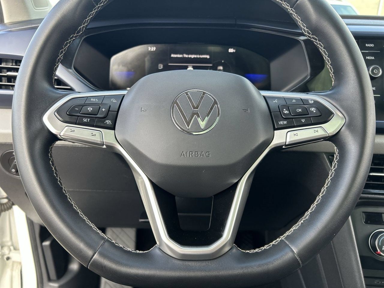 Used 2022 Volkswagen Taos SE w/ Panoramic Sunroof Package FWD image 20