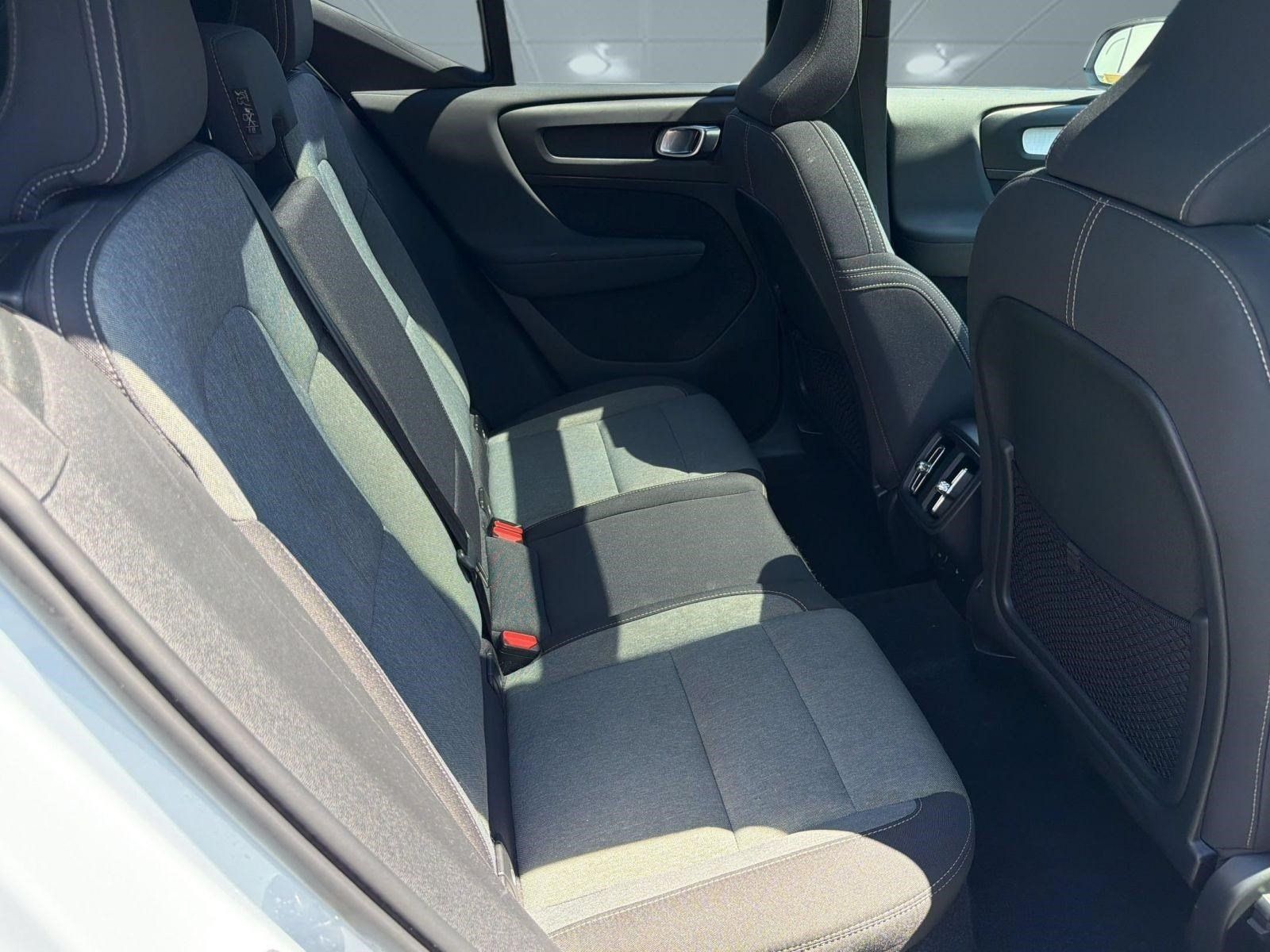 Certified 2024 Volvo XC40 B5 Core w/ Protection Package Premier AWD/4WD image 29
