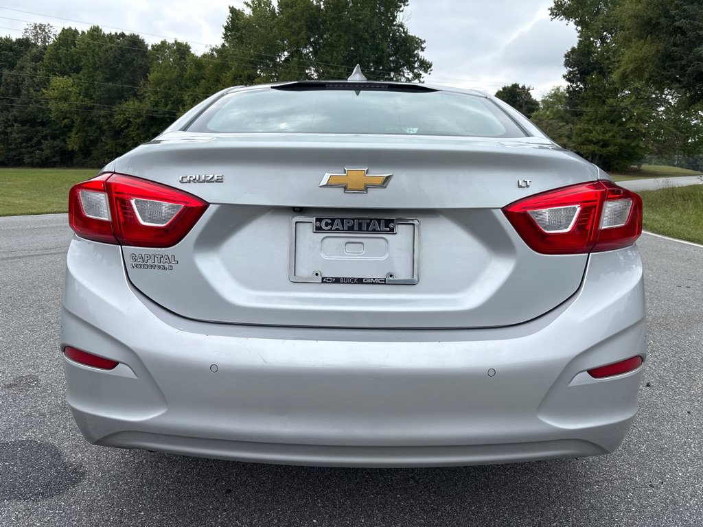 Used 2016 Chevrolet Cruze LT w/ Convenience Package FWD image 4