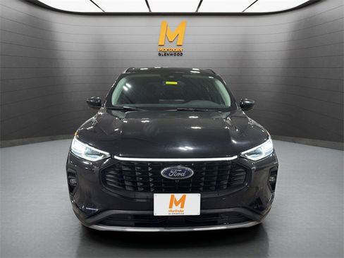 Used 2024 Ford Escape Platinum image 3