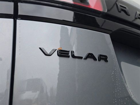 New 2025 Land Rover Range Rover Velar Dynamic SE image 7