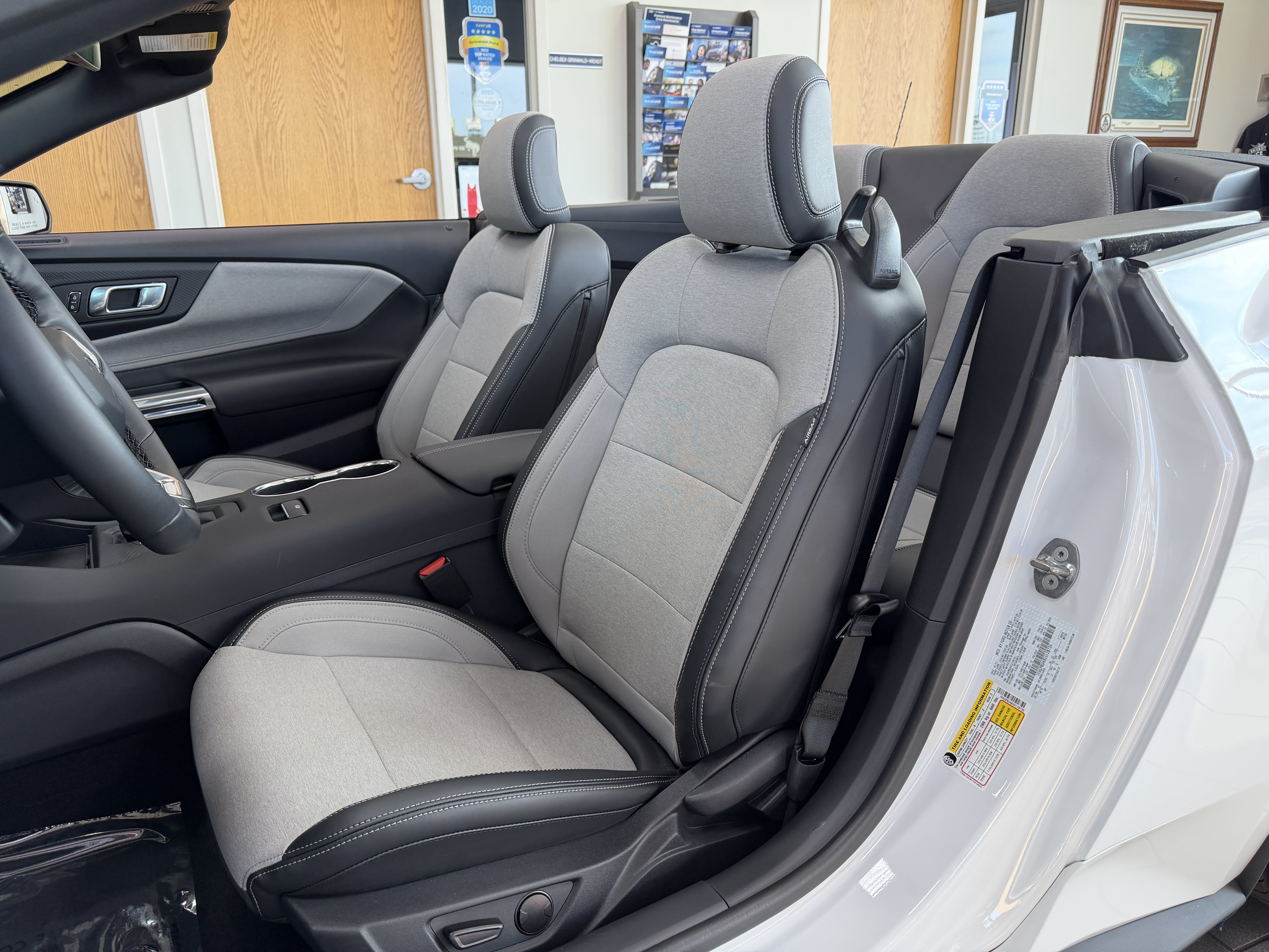 Used 2025 Ford Mustang Convertible RWD image 11