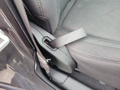 Used 2018 Jeep Wrangler Unlimited Sport image 9