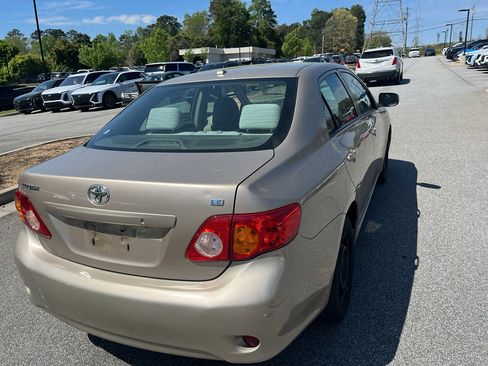 Used 2010 Toyota Corolla LE image 8