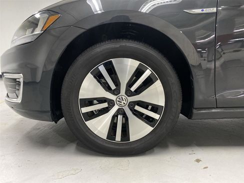 Used 2019 Volkswagen e-Golf SE w/ Driver Assistance Package FWD image 22