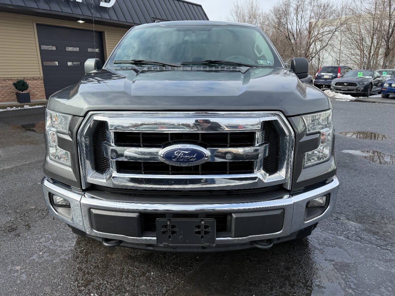 Used 2017 Ford F150 XLT AWD/4WD image 2