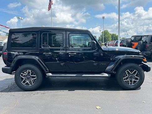 New 2025 Jeep Wrangler Unlimited Sahara AWD/4WD image 2