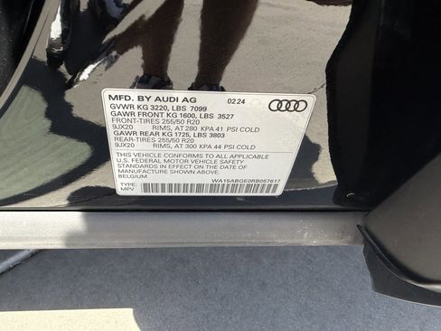 Used 2024 Audi Q8 e-tron Premium Plus w/ Premium Plus Package AWD/4WD image 49