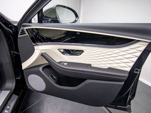 New 2026 Bentley Flying Spur Plug-In Hybrid image 41