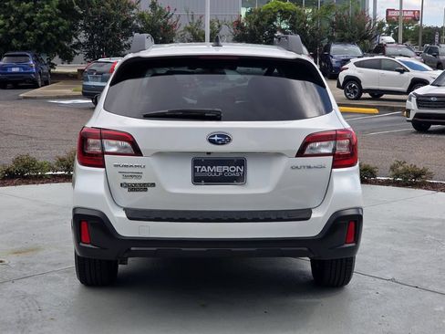 Used 2018 Subaru Outback 2.5i Premium AWD/4WD image 3