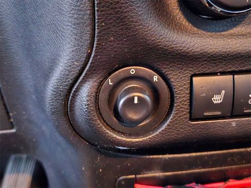 Certified 2017 Jeep Wrangler Unlimited Rubicon image 28