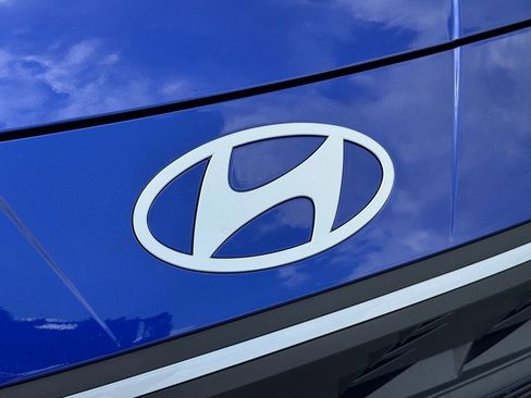 Used 2025 Hyundai Elantra Sport image 6