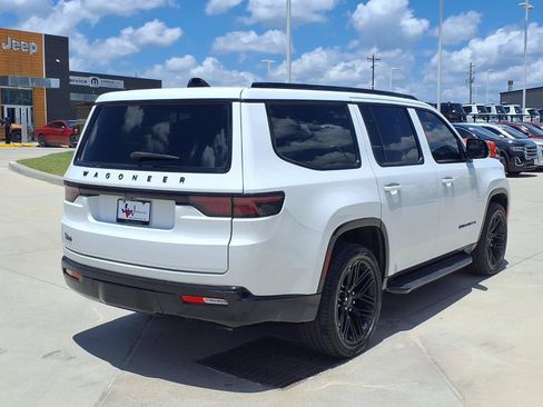Used 2024 Jeep Wagoneer Series II AWD/4WD image 6