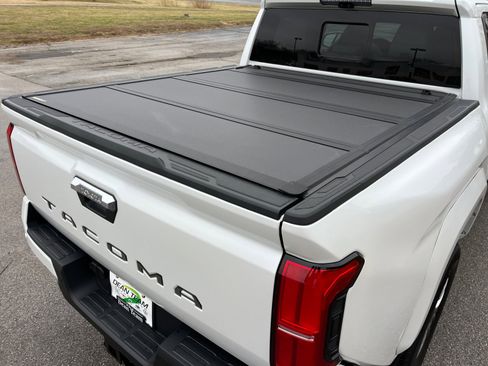 Used 2024 Toyota Tacoma 4x4 Double Cab image 22