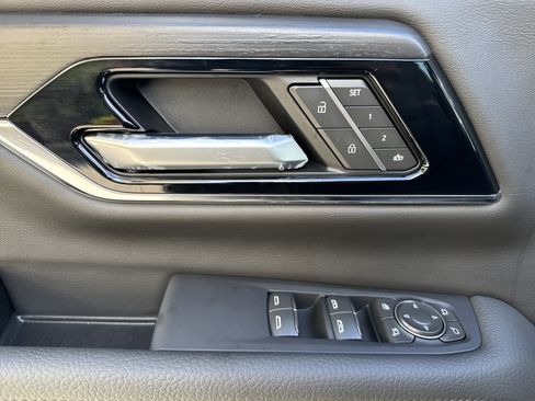New 2026 GMC Yukon Denali AWD/4WD image 15