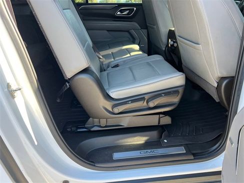 Used 2021 GMC Yukon XL SLT image 15