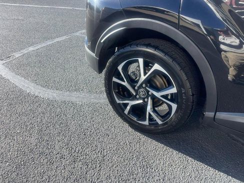 Used 2018 Toyota C-HR XLE image 8