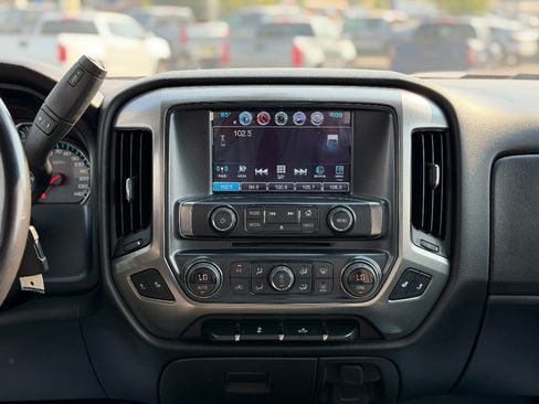Used 2018 Chevrolet Silverado 1500 LT w/ All Star Edition AWD/4WD image 11