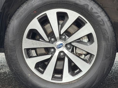 Used 2025 Subaru Outback Premium AWD/4WD image 9