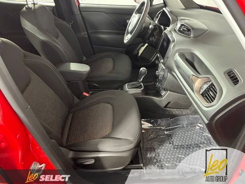 Used 2023 Jeep Renegade Latitude AWD/4WD image 13