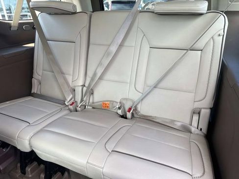 Used 2022 GMC Yukon XL Denali image 15