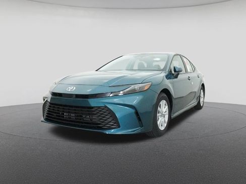 New 2026 Toyota Camry LE image 32