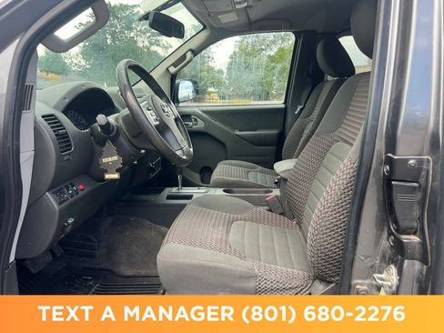 Used 2016 Nissan Frontier SV w/ SV Value Truck Package AWD/4WD image 8