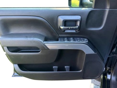 Used 2019 Chevrolet Silverado 2500 LT w/ Midnight Edition AWD/4WD image 11