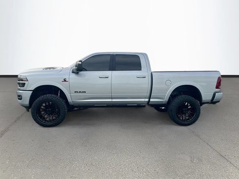 Used 2026 RAM 2500 Limited AWD/4WD image 4