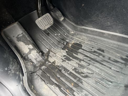 Used 2023 Tesla Model Y Long Range image 17