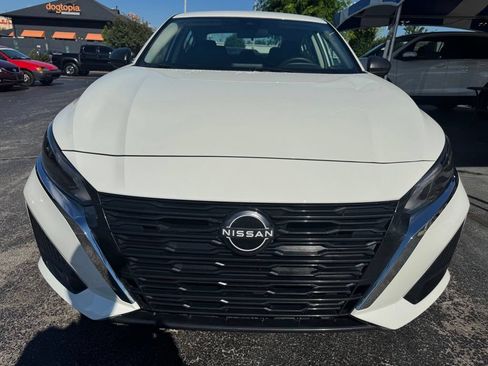 Used 2025 Nissan Altima 2.5 SV FWD image 8