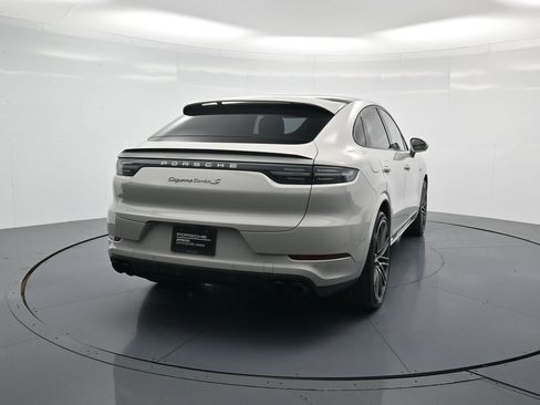 Used 2022 Porsche Cayenne Turbo S image 30