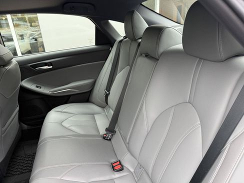 Used 2019 Toyota Avalon XLE w/ Moonroof Package FWD image 13