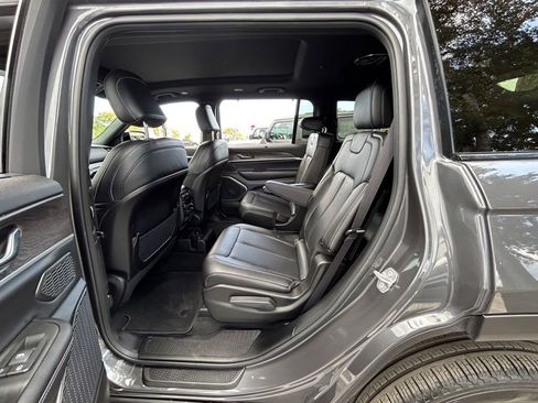 Used 2025 Jeep Grand Cherokee L Limited w/ Luxury Tech Group II image 57